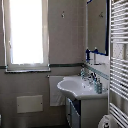 Lemontree House 3*